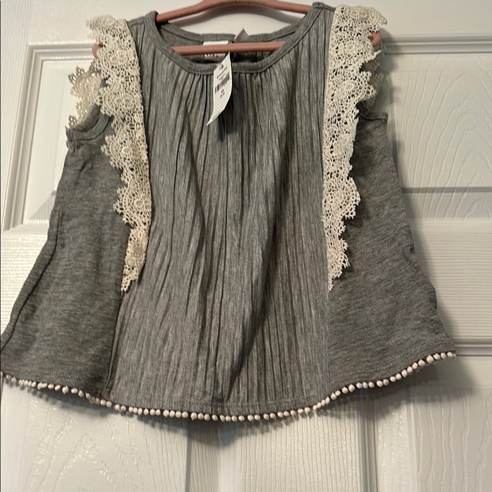 GAP Gray Short Sleeve Tee with Lace Accents